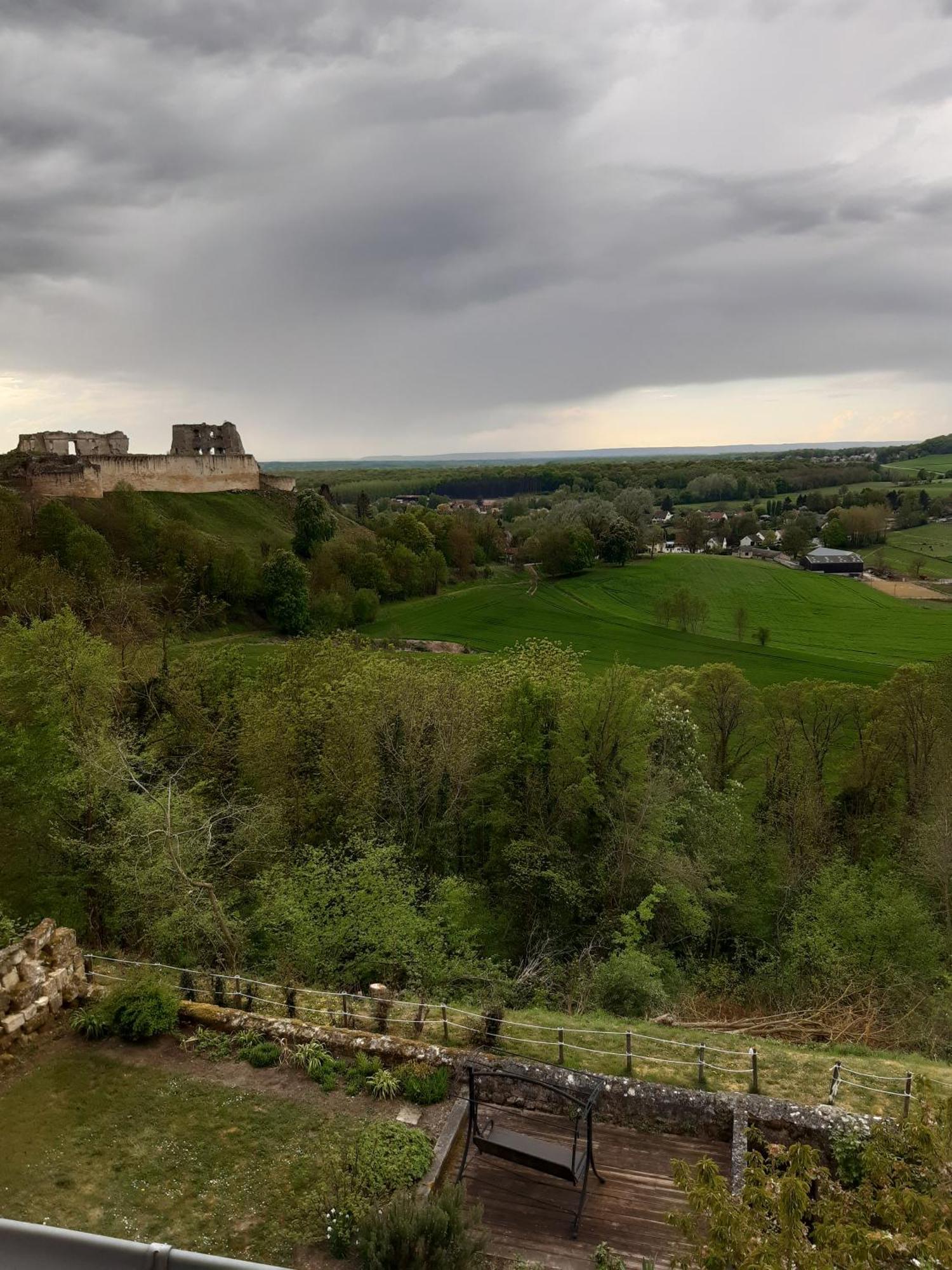 Location A Coucy Le Chateau Zewnętrze zdjęcie