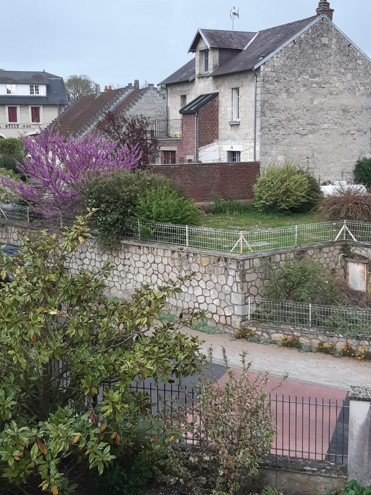 Location A Coucy Le Chateau Zewnętrze zdjęcie